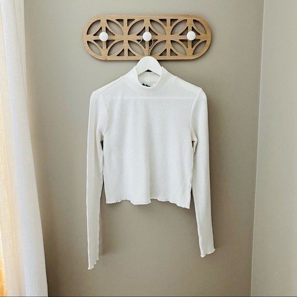 Urban Outfitters Long Sleeve Waffle Knit Crop Top Ivory Sz Large - Picture 1 of 9